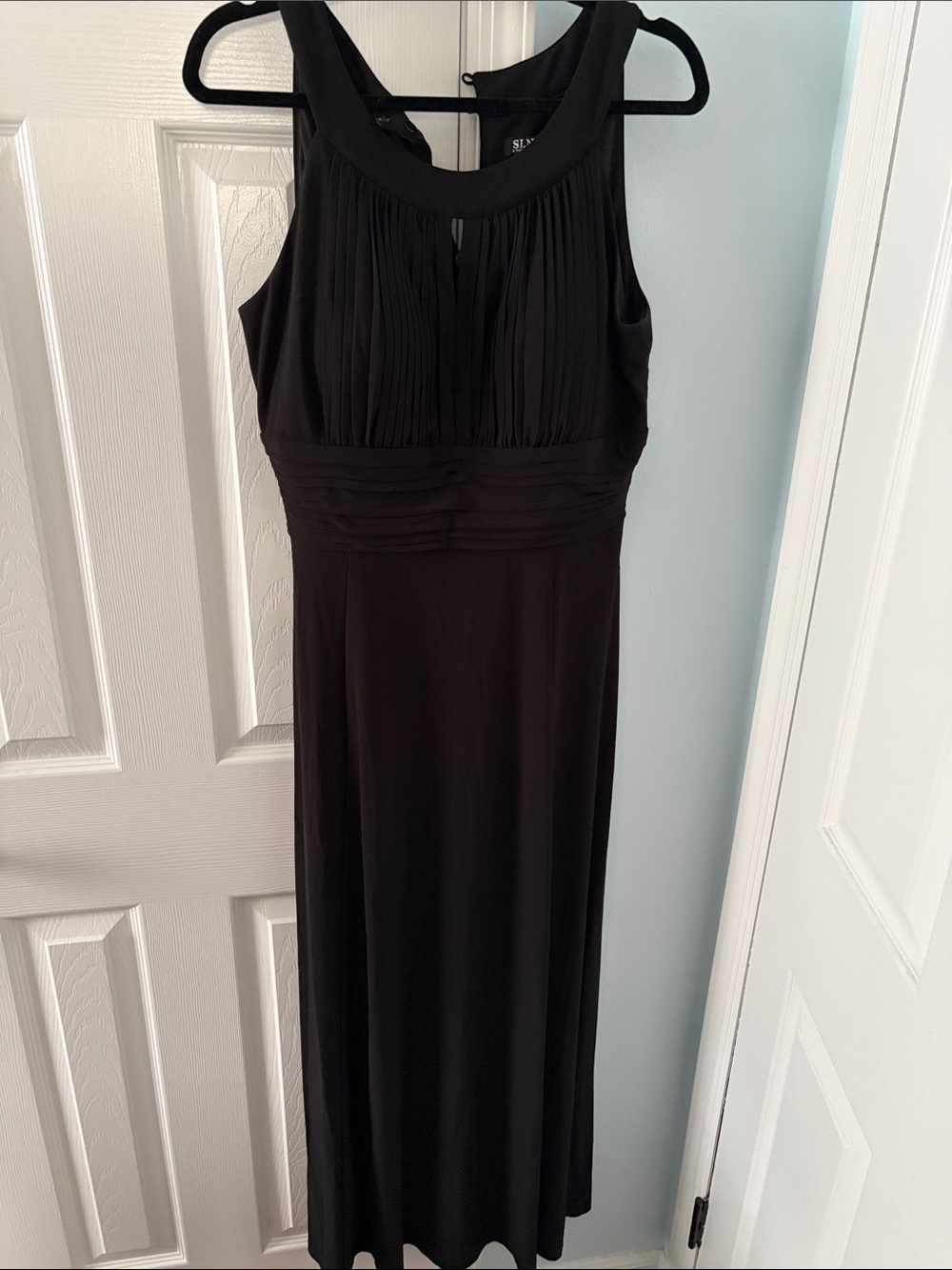 SLNY Black Sleeveless Pleated Bodice Maxi Dress